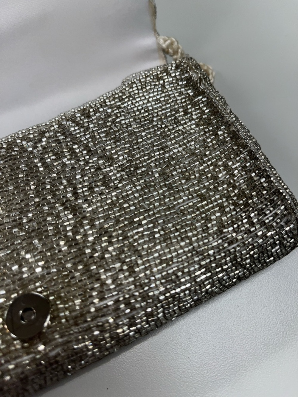 La Regale Silver Scallop Beaded Clutch / Shoulder Bag - Picture 13 of 16